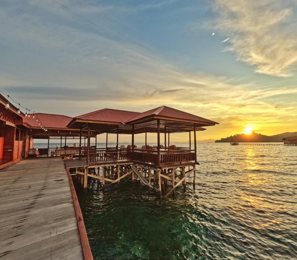 Coriana Dive Resort Waisai Kültér fotó